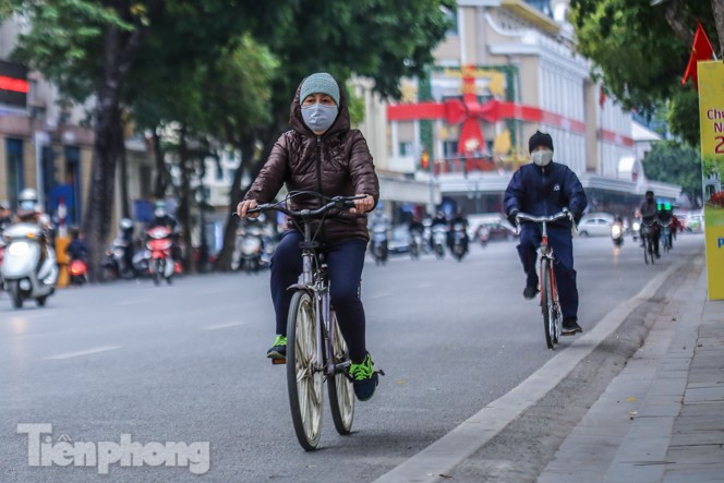 Hà Nội thanh bình trong buổi sáng cuối cùng năm 2020 - ảnh 7