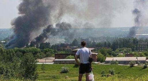 Sloviansk tan hoang sau cuộc pháo kích của quân đội Ukraine - ảnh 7