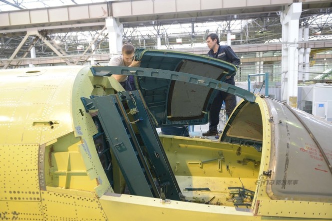 Đột nhập nhà máy sản xuất ‘xe tăng bay’ Su-34 - ảnh 14