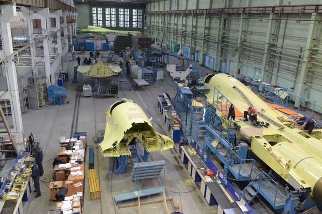 Đột nhập nhà máy sản xuất ‘xe tăng bay’ Su-34 - ảnh 1