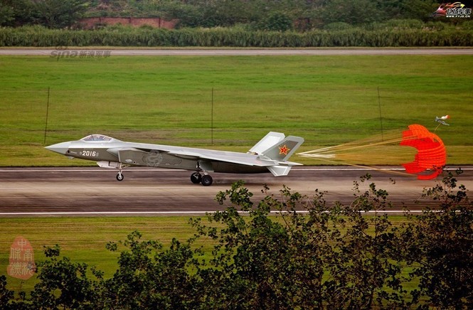 Tiêm kích J-20 Trung Quốc so đọ với siêu chiến đấu cơ T-50 Nga - ảnh 14