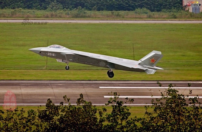 Tiêm kích J-20 Trung Quốc so đọ với siêu chiến đấu cơ T-50 Nga - ảnh 15