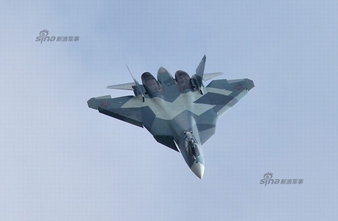 Tiêm kích J-20 Trung Quốc so đọ với siêu chiến đấu cơ T-50 Nga - ảnh 2