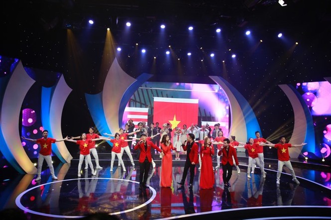 Thủ tướng trao giải thưởng Gương mặt trẻ Việt Nam tiêu biểu năm 2017 - ảnh 8