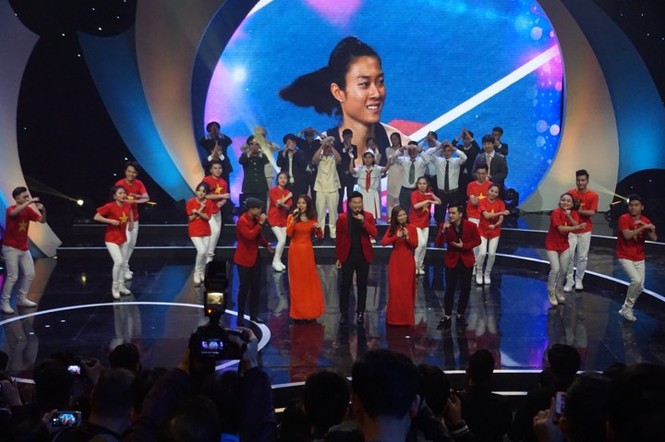 Thủ tướng trao giải thưởng Gương mặt trẻ Việt Nam tiêu biểu năm 2017 - ảnh 12