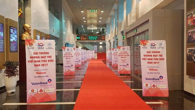 Thủ tướng trao giải thưởng Gương mặt trẻ Việt Nam tiêu biểu năm 2017 - ảnh 35