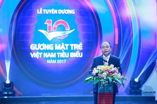 Thủ tướng trao giải thưởng Gương mặt trẻ Việt Nam tiêu biểu năm 2017 - ảnh 7