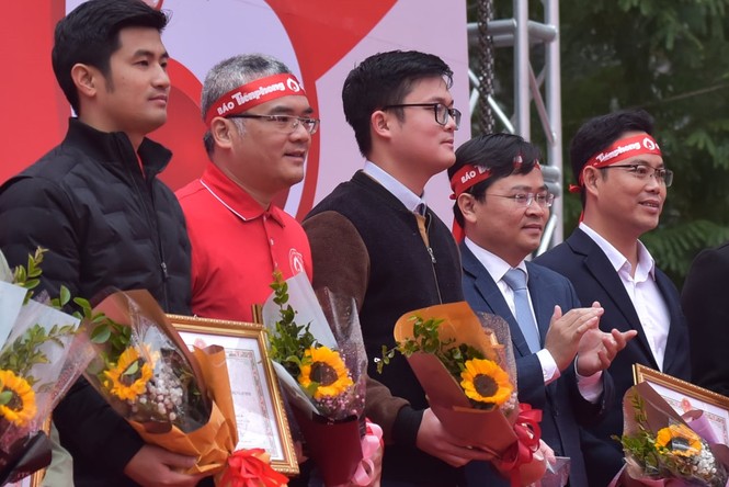 Giọt máu ấm giữa ngày đông lạnh - ảnh 20