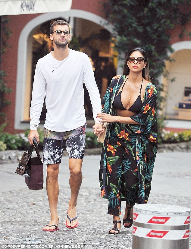Nicole Scherzinger diện nội y bốc lửa, không ngừng tình tứ bồ trẻ - ảnh 6
