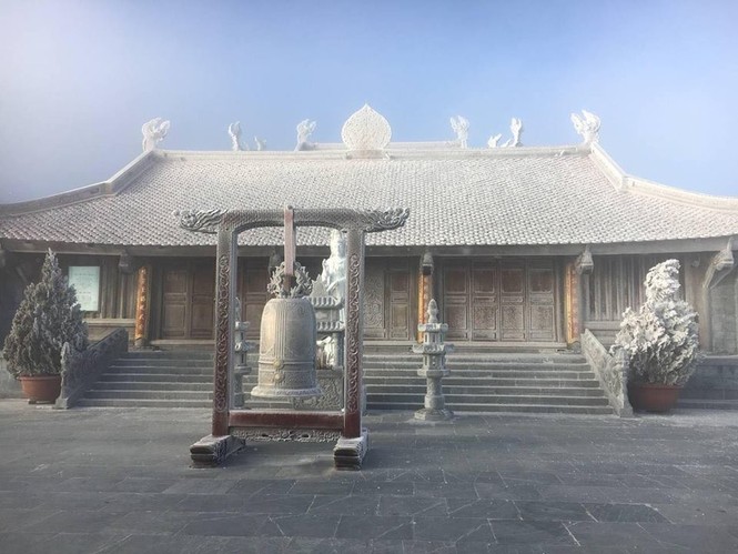 Băng tuyết bao phủ trên đỉnh Fansipan - ảnh 5