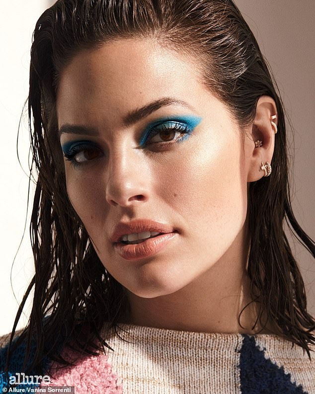 Siêu mẫu ngoại cỡ Ashley Graham khoe dáng nảy nở sexy hết nấc - ảnh 2