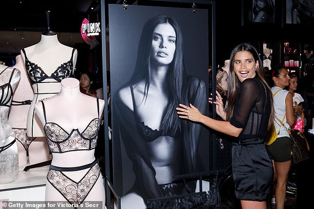 Dàn mẫu 'thiên thần' quyễn rũ mê mẩn với nội y Victoria's Secret - ảnh 9