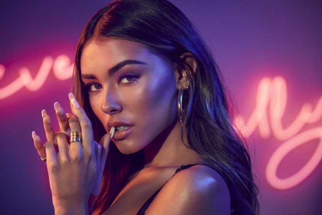 Vóc dáng sexy đầy khiêu khích của ca sĩ Mỹ tham gia MV Sơn Tùng M-TP - ảnh 7