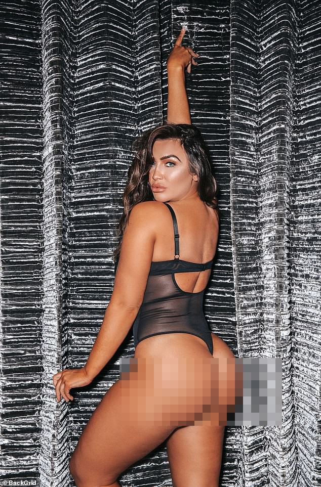 Lauren Goodger nóng bỏng 'ngộp thở' với nội y - ảnh 3