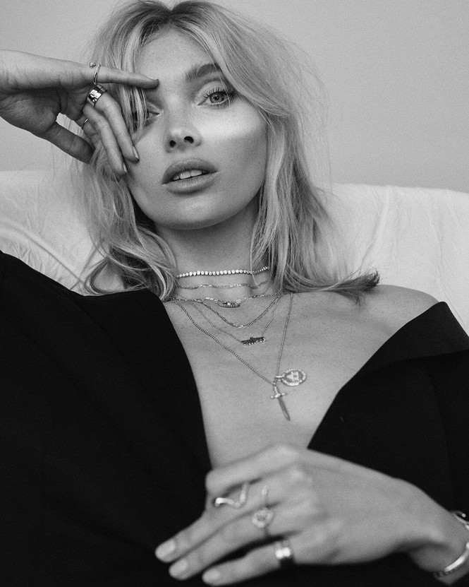 Siêu mẫu áo tắm Elsa Hosk ngực trần chụp ảnh nóng bỏng - ảnh 4