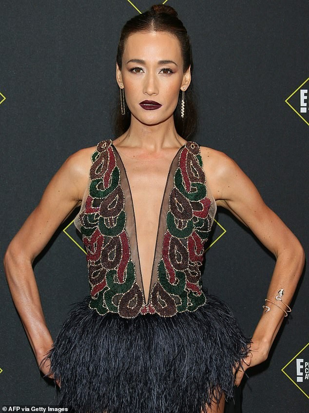 Sao nữ gốc Việt Maggie Q diện váy xẻ ngực đến eo - ảnh 4