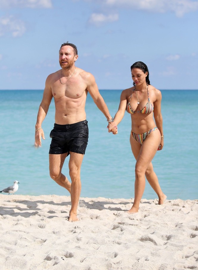 Mỹ nhân Cuba nóng bỏng tình tứ bên bạn trai hơn 25 tuổi trên biển - ảnh 6