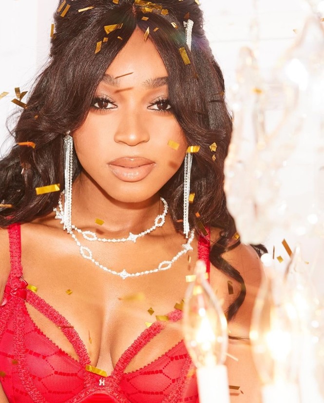 Ngất ngây ngắm vóc dáng tròn đầy nóng bỏng của Normani với nội y - ảnh 1