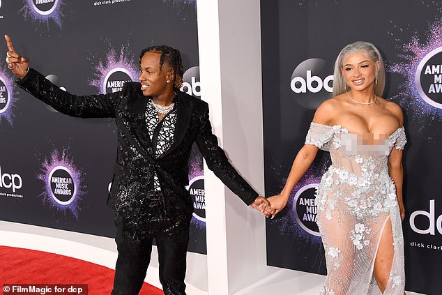 Cặp đôi hành động gợi dục phản cảm ở American Music Awards 2019 - ảnh 4