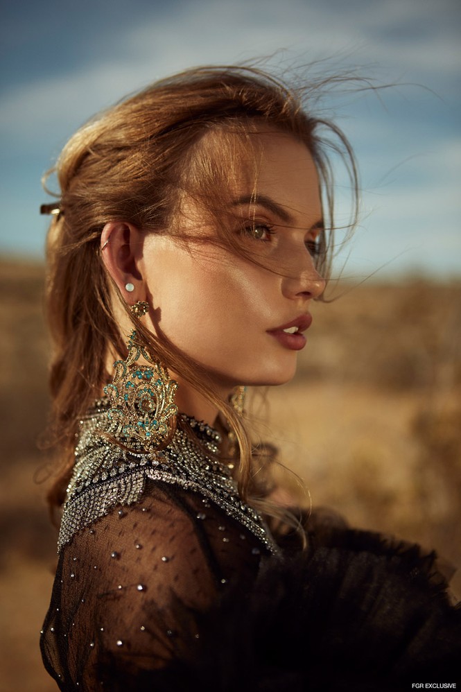 Bản sao của Taylor Swift đẹp ngất ngây như 'thôi miên' người nhìn - ảnh 6
