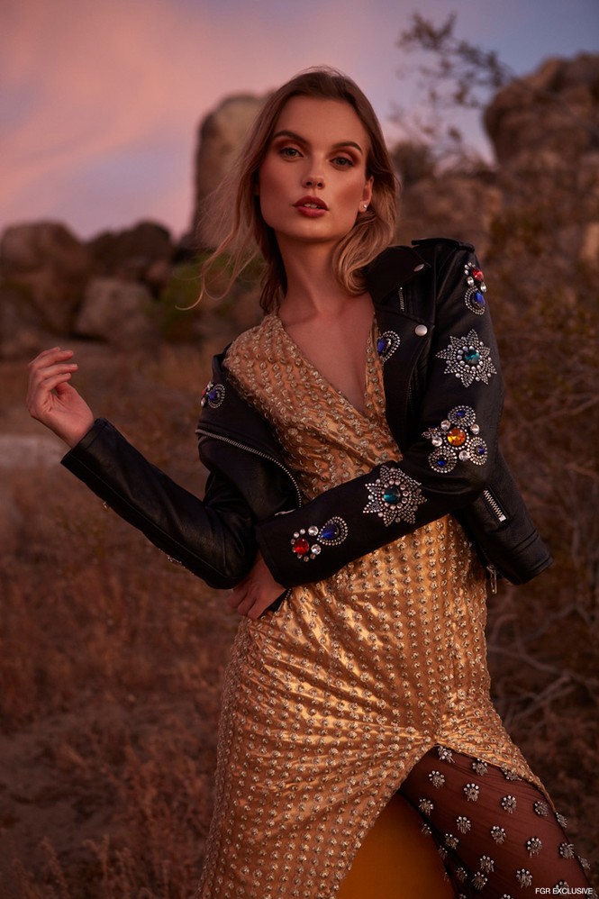 Bản sao của Taylor Swift đẹp ngất ngây như 'thôi miên' người nhìn - ảnh 11