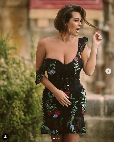 Khó rời mắt khỏi vóc dáng tròn đầy của siêu mẫu ngoại cỡ Nadine Mirada - ảnh 6