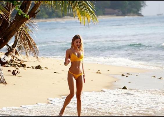 Kimberley Garner đẹp ngất ngây với áo tắm - ảnh 7