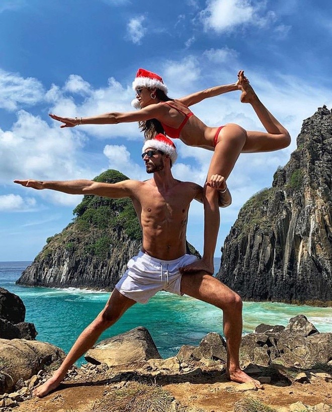 Izabel Goulart mặc bikini chụp ảnh cùng bạn trai gây 'sốt' - ảnh 1
