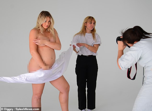 Siêu mẫu ngoại cỡ Iskra Lawrence bế bụng bầu chụp ảnh nude táo bạo - ảnh 3