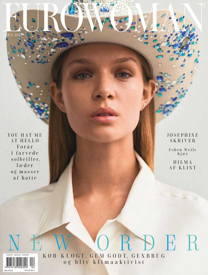 'Thiên thần nội y' Josephine Skriver chụp ngực trần trên tạp chí - ảnh 1