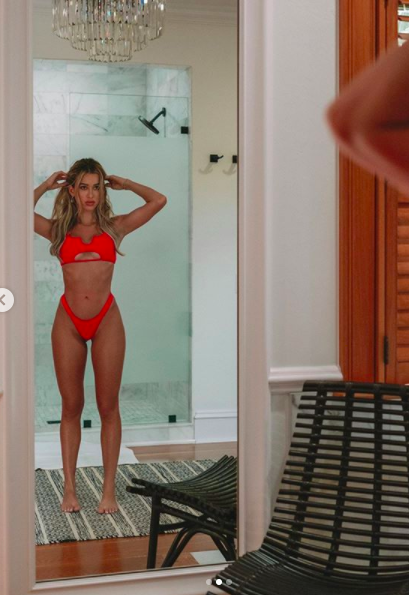 Siêu mẫu yêu cuồng nhiệt Ronaldo tung ảnh bikini khoe đường cong cực phẩm - ảnh 7