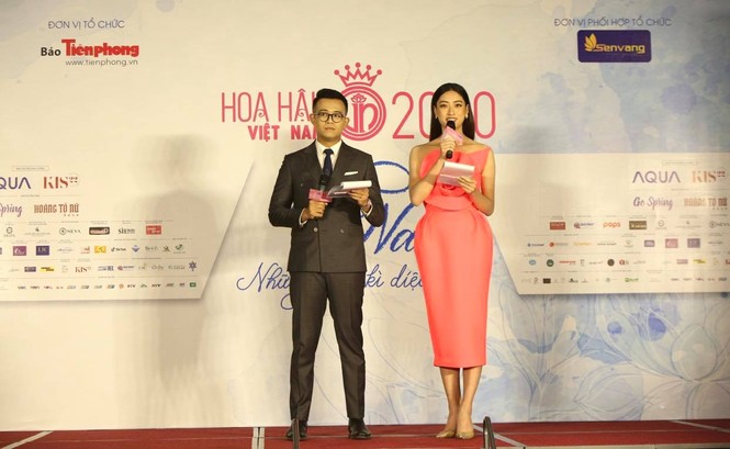 Top 60 thí sinh khoe sắc tại họp báo Vòng Bán kết toàn quốc Hoa hậu Việt Nam 2020 - ảnh 21