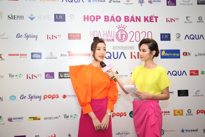 Top 60 thí sinh khoe sắc tại họp báo Vòng Bán kết toàn quốc Hoa hậu Việt Nam 2020 - ảnh 24