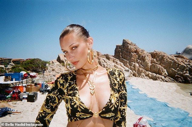 Hậu trường chụp ảnh quảng cáo siêu nóng bỏng của 'chân dài' đắt giá Bella Hadid - ảnh 4