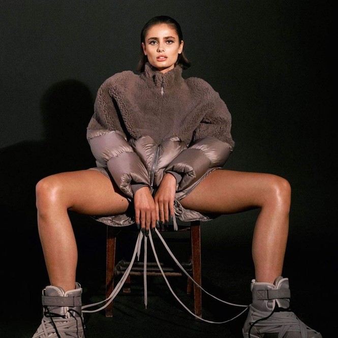 'Thiên thần nội y' Taylor Hill thần thái đẳng cấp siêu mẫu quốc tế, sexy đầy quyền lực - ảnh 6