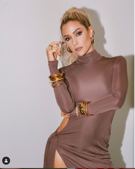 Kristin Cavallari mặc váy xẻ tà lộ vòng 3 phản cảm trên thảm đỏ - ảnh 5