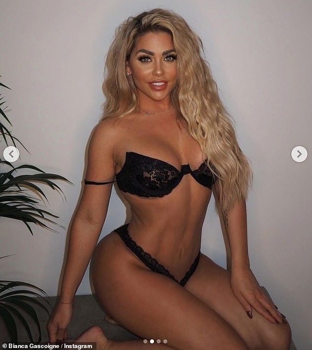 Mẫu nội y Bianca Gascoigne tung ảnh sexy, khoe đã thu nhỏ vòng một - ảnh 1