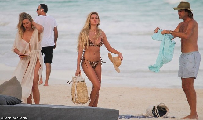 Shayna Taylor thả dáng nóng bỏng với bikini ở biển - ảnh 8