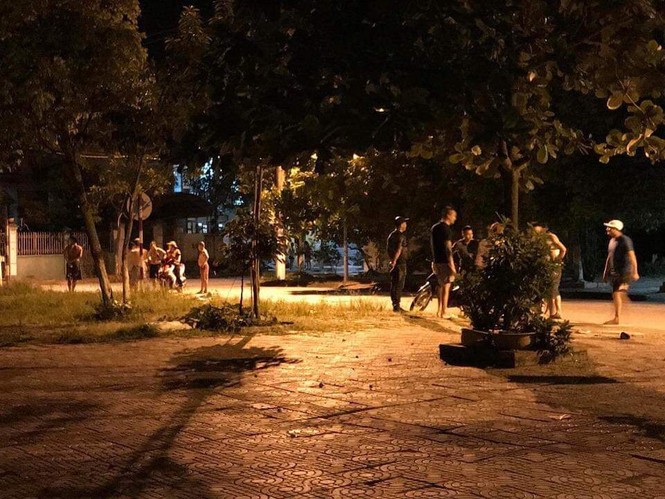 Truy tìm đối tượng chém người phụ nữ gần đứt hai cánh tay - ảnh 1