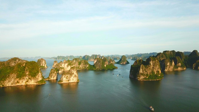 Vịnh Hạ Long, phí liên tục tăng nhưng chất lượng có tăng? - ảnh 1