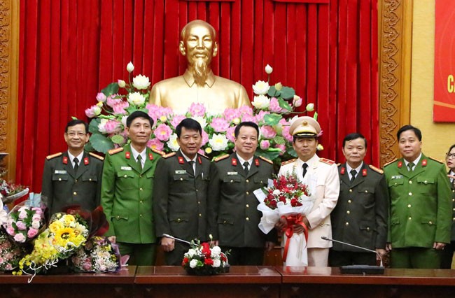 Giám đốc Công an thành phố Hải Phòng nhận quyết định thăng cấp bậc hàm Thiếu tướng - ảnh 1