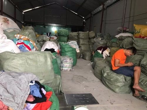 Phát hiện kho quần áo cũ có dấu hiệu nhập lậu lớn nhất từ trước đến nay - ảnh 3