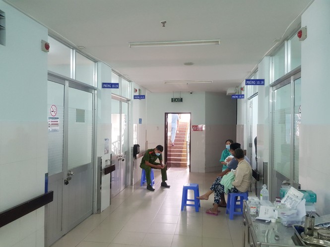 Công an canh gác nghiêm ngặt khu điều trị nguyên Bí thư Thành uỷ Nha Trang - ảnh 1