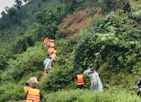Khánh Hoà: Nhóm du khách mắc kẹt trên núi Tà Giang đã trở về an toàn - ảnh 3