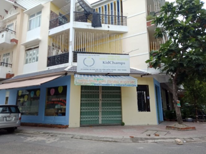 Nha Trang rút giấy phép, xử phạt chủ cơ sở giữ trẻ đánh 4 trẻ nhỏ - ảnh 1