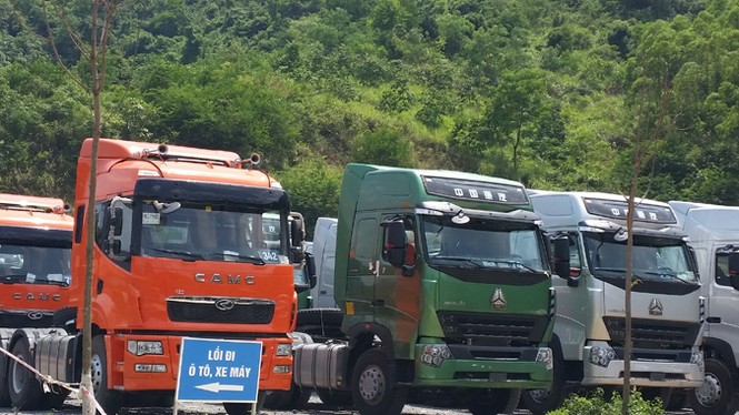 Ồ ạt nhập xe tải khủng Trung Quốc: Hậu quả khó lường - ảnh 1