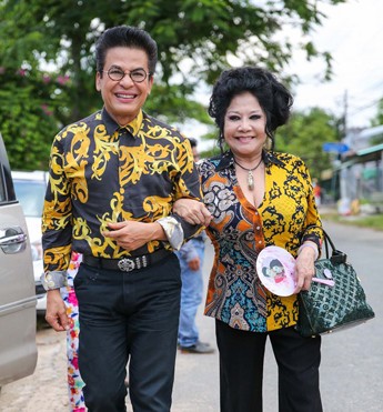 Showbiz Việt: Trò yêu chiêu cưới - ảnh 1