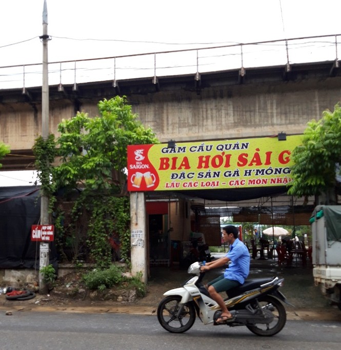 Giải tỏa 'đại siêu thị' đồ cũ: Cán bộ sợ dân vi phạm sẽ kiện? - ảnh 2