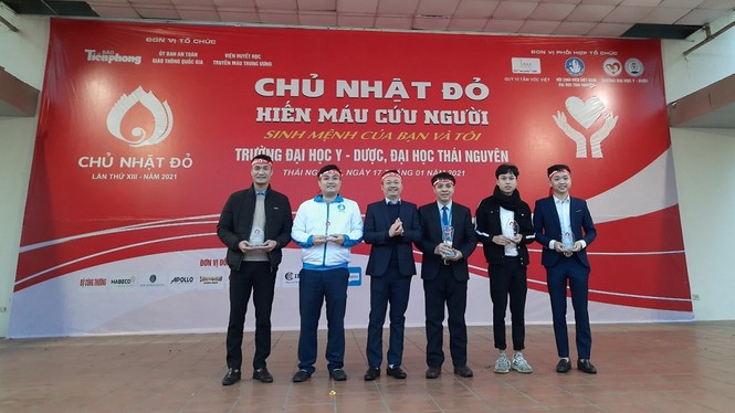 Sinh viên Đại học Y dược Thái Nguyên: Giọt máu cho đi là giọt máu còn mãi - ảnh 11