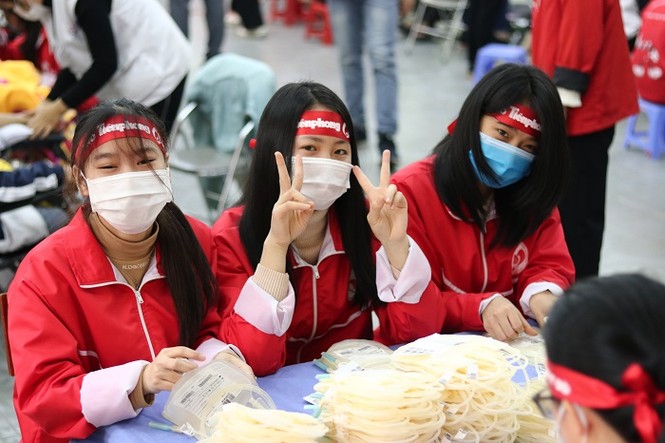 Sinh viên Đại học Y dược Thái Nguyên: Giọt máu cho đi là giọt máu còn mãi - ảnh 2